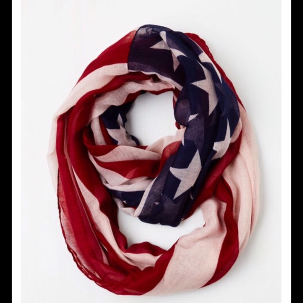 Humming to America scarf
